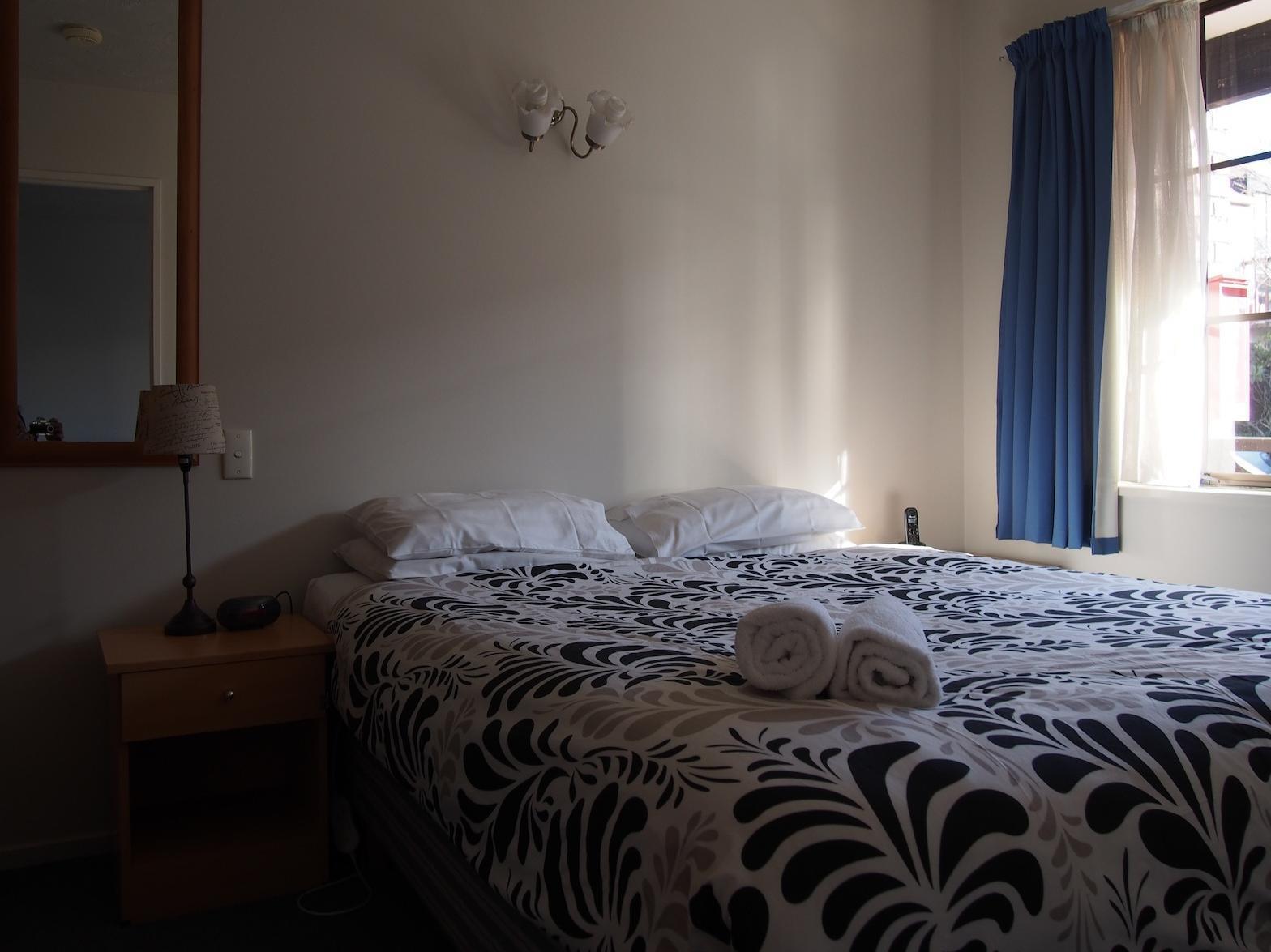 כרייסטצ'רץ' Tudor Court Motel מראה חיצוני תמונה