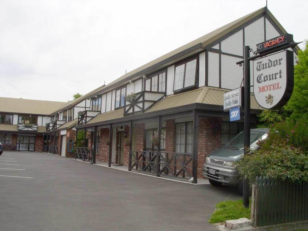 כרייסטצ'רץ' Tudor Court Motel מראה חיצוני תמונה