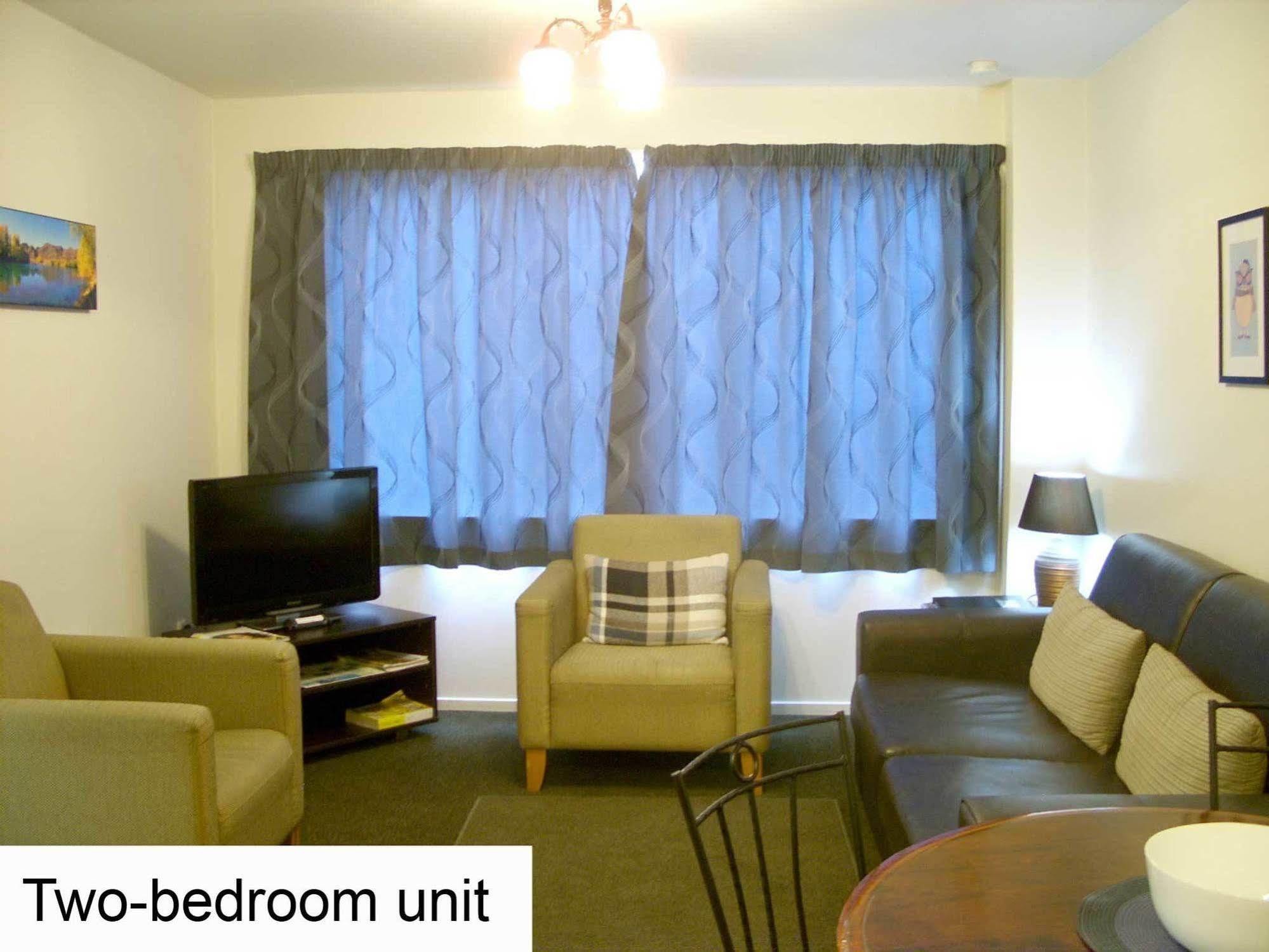 כרייסטצ'רץ' Tudor Court Motel מראה חיצוני תמונה