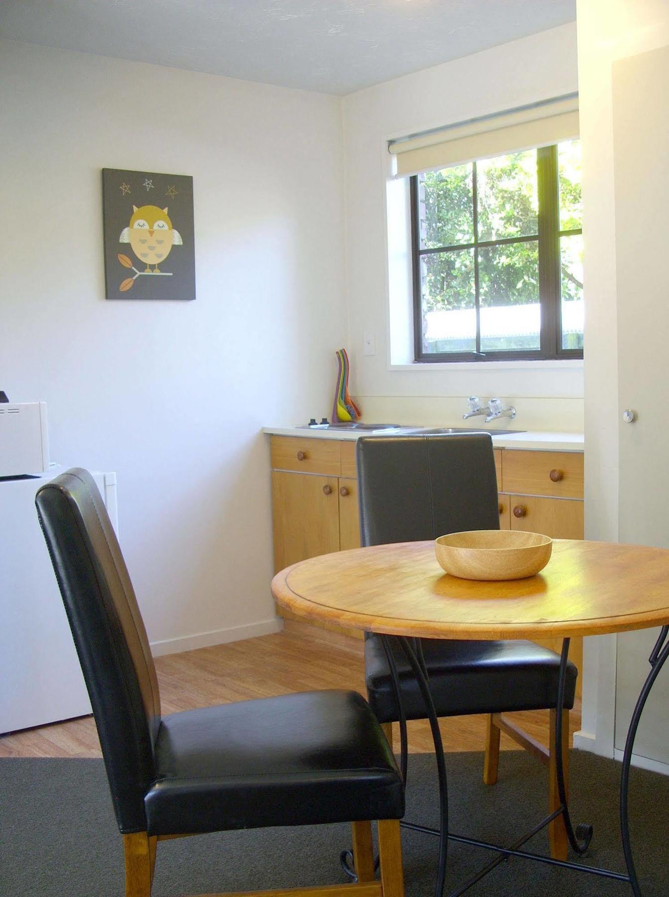 כרייסטצ'רץ' Tudor Court Motel מראה חיצוני תמונה
